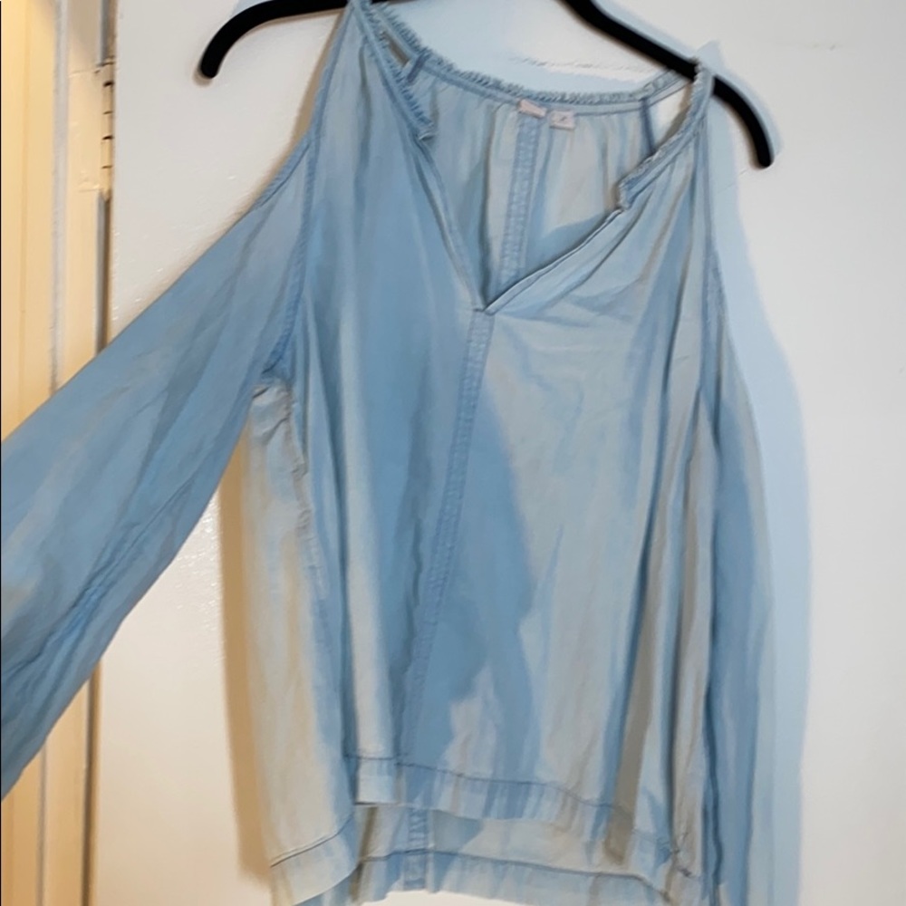 Off the shoulder long sleeve blouse
